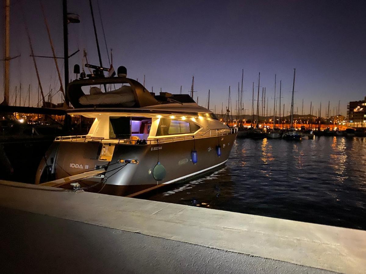 Motoryacht 21 Avec Equipage Hotel Barcelona Exterior foto