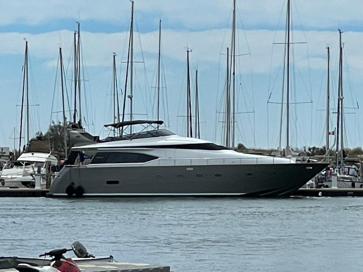 Motoryacht 21 Avec Equipage Hotel Barcelona Exterior foto