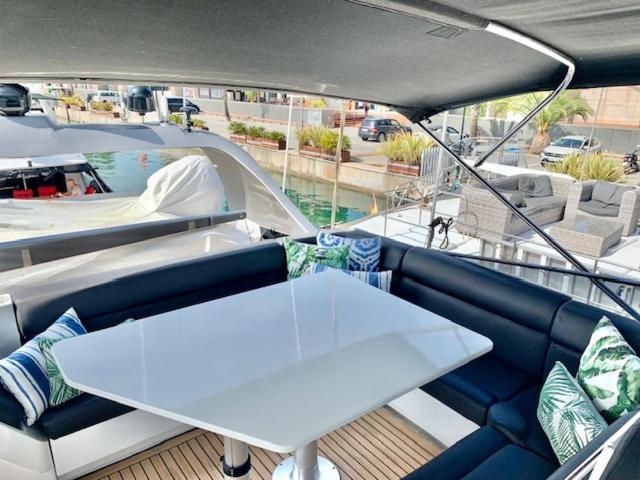 Motoryacht 21 Avec Equipage Hotel Barcelona Exterior foto