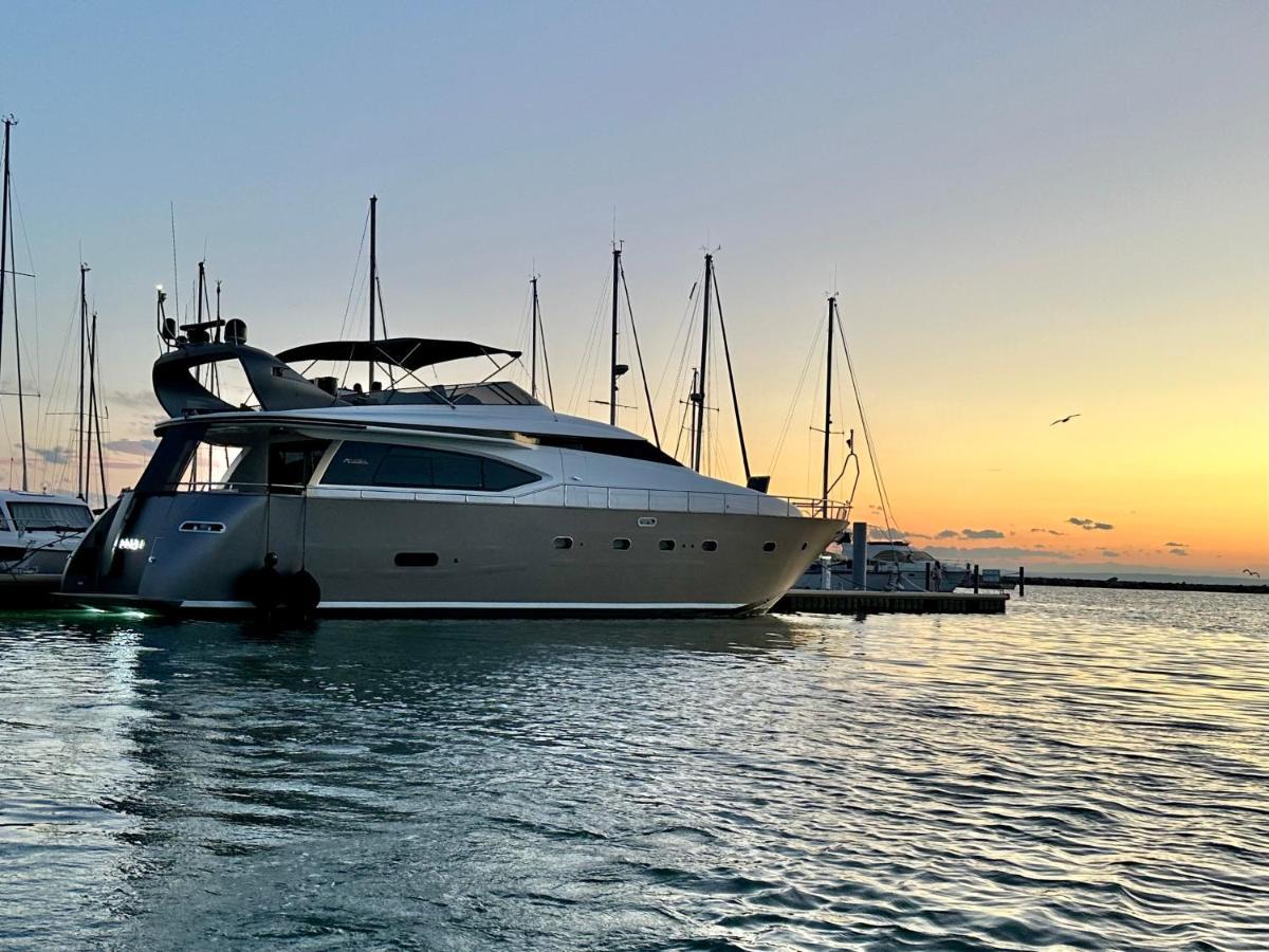 Motoryacht 21 Avec Equipage Hotel Barcelona Exterior foto
