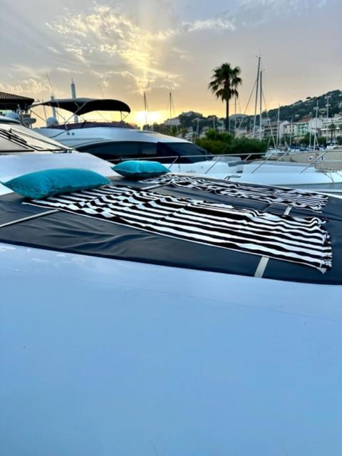 Motoryacht 21 Avec Equipage Hotel Barcelona Exterior foto