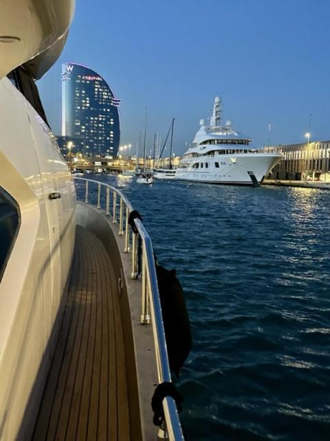 Motoryacht 21 Avec Equipage Hotel Barcelona Exterior foto