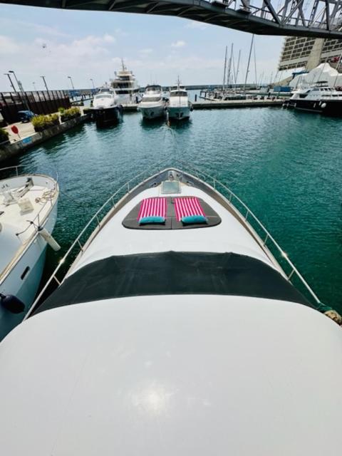 Motoryacht 21 Avec Equipage Hotel Barcelona Exterior foto