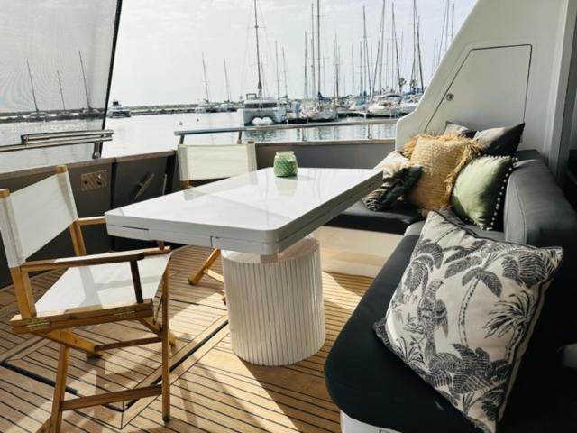 Motoryacht 21 Avec Equipage Hotel Barcelona Exterior foto